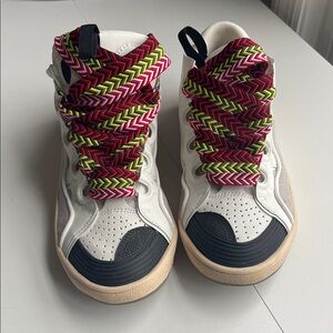 Women's Mid-Top Sneakers with Multicolor Laces